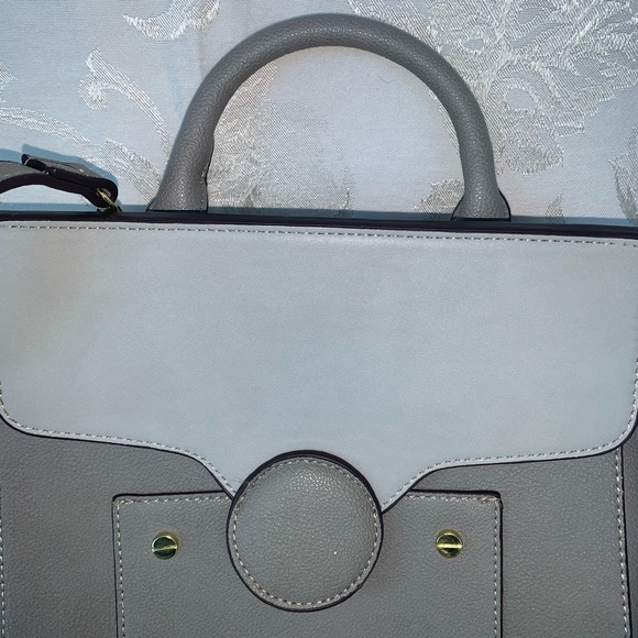 Danielle Nicole grey 2-tone crossbody - Picture 5 of 7